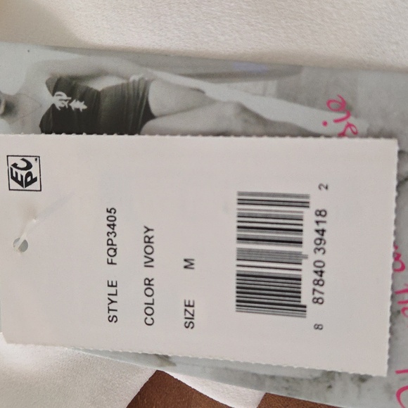 Ivory dress, decorative back.  Size M New w/tags. - Picture 6 of 6